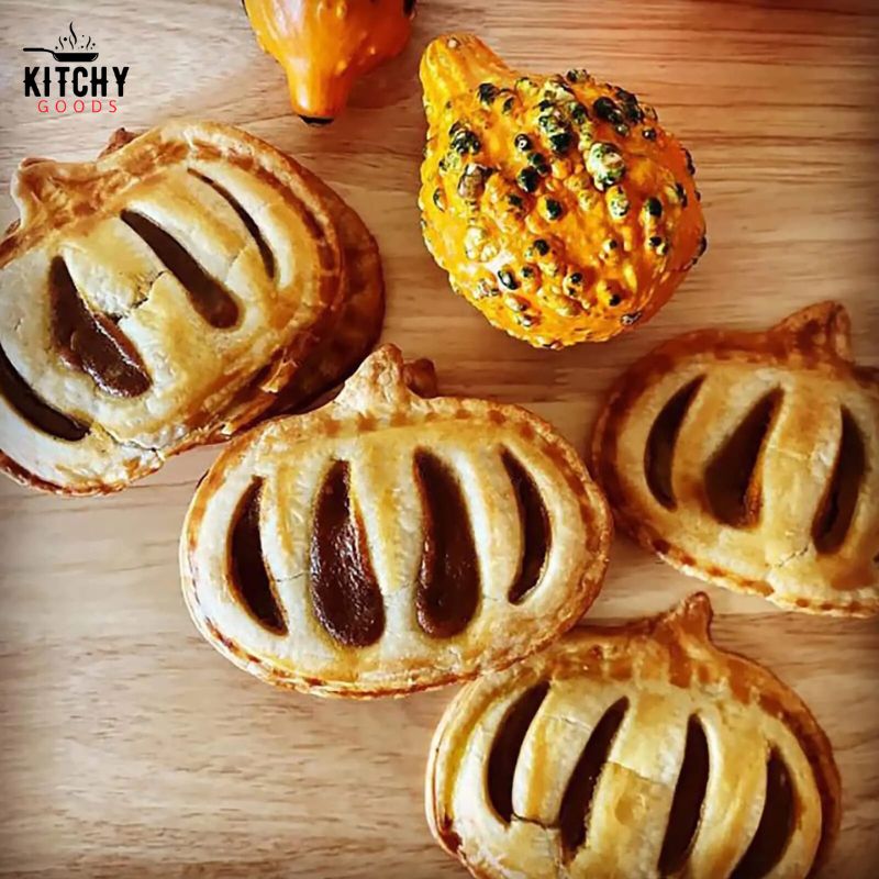 Moule Chausson Aux Pommes Festifs 🍂 | KitchyGoods