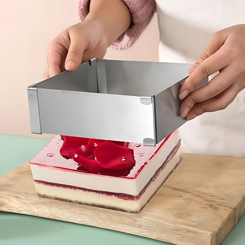 Moule à Gâteau Rectangulaire et Carré Réglable | KitchyGoods