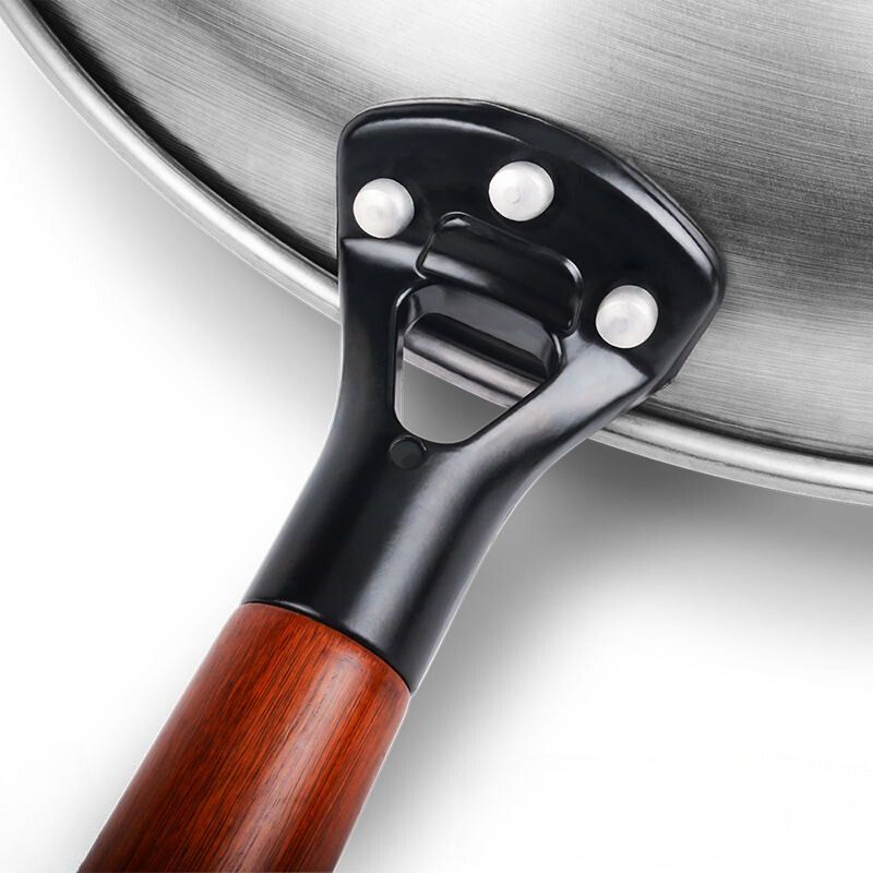 Wok Anti Adhésif Sans Revêtement | KitchyGoods